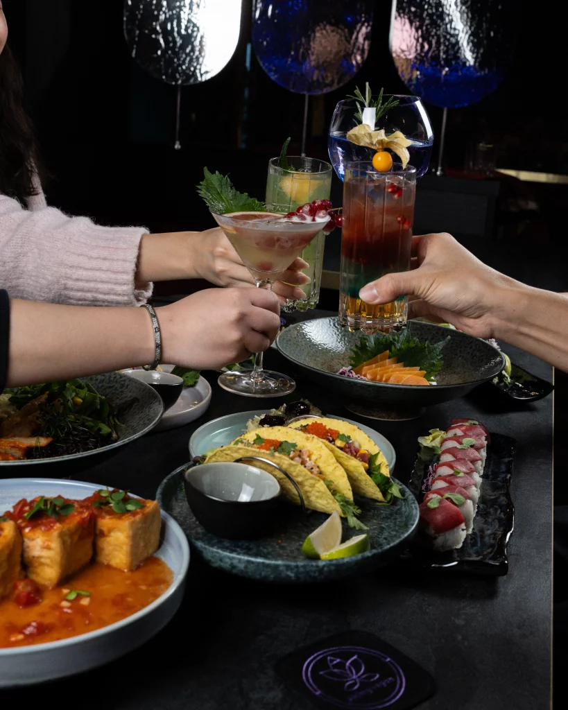 Erleben Sie die Faszination moderner vietnamesischer Küche im Akimy Vegan München. Genießen Sie vegetarische und vegane Köstlichkeiten.